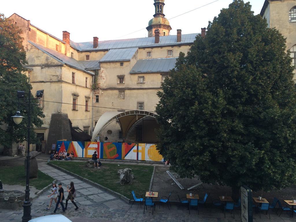 Romantic Apartments - Оn Valova Street Lviv Exterior foto