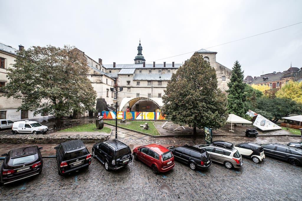 Romantic Apartments - Оn Valova Street Lviv Exterior foto